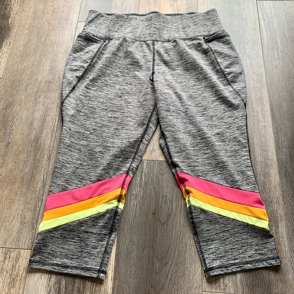 Plus Size Yoga Capris Pants Women’s Size 18/20 Moisture Wicking Livi Lan… - Picture 2 of 9